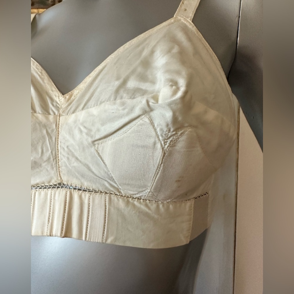 Iconic Bullet Bra GOTHIC & CORTEX Vintage 50’s Pointy “Bullet” Bra - Picture 5 of 16
